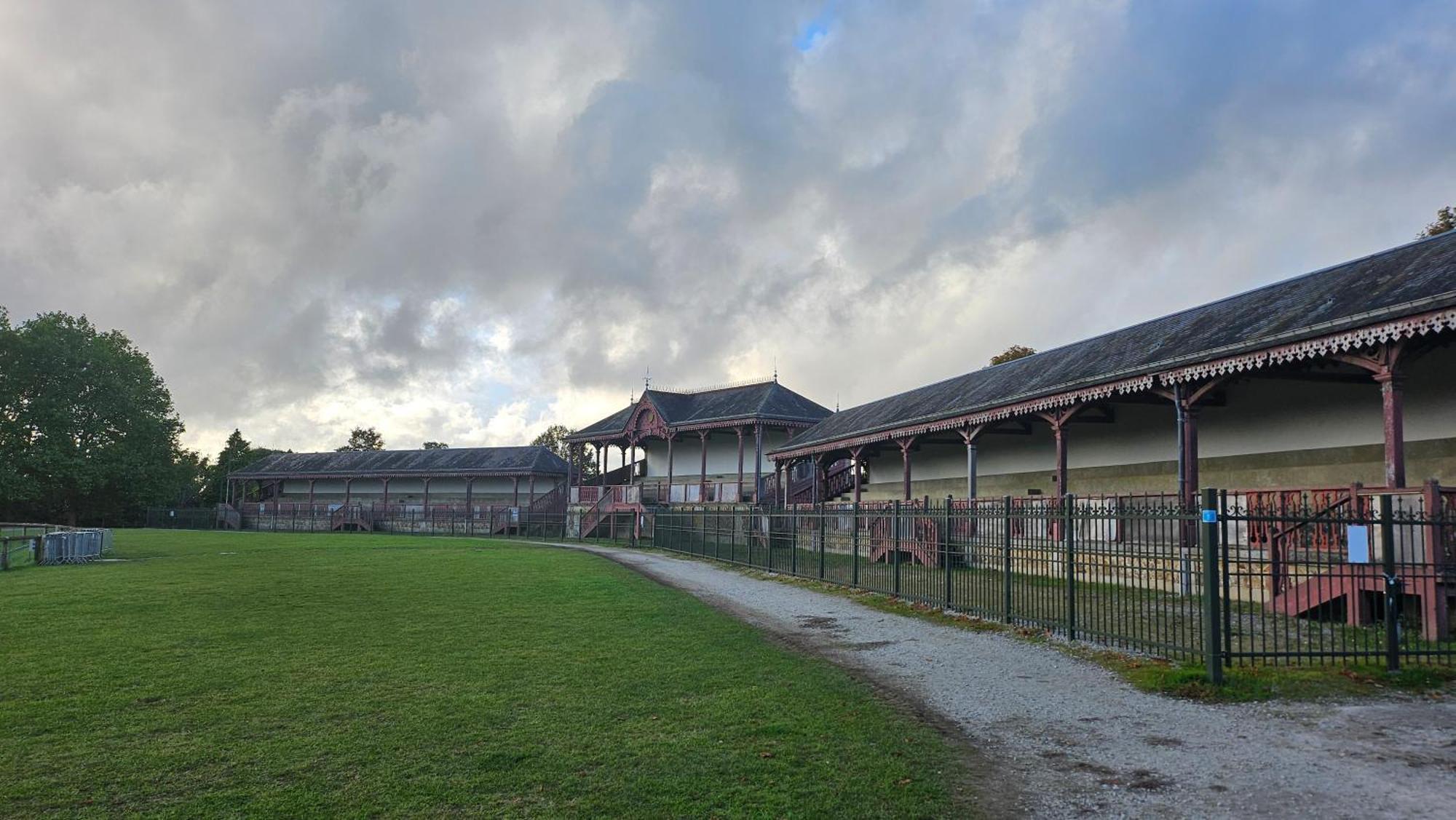 Studio De L'Hippodrome Mortagne-au-Perche Zewnętrze zdjęcie